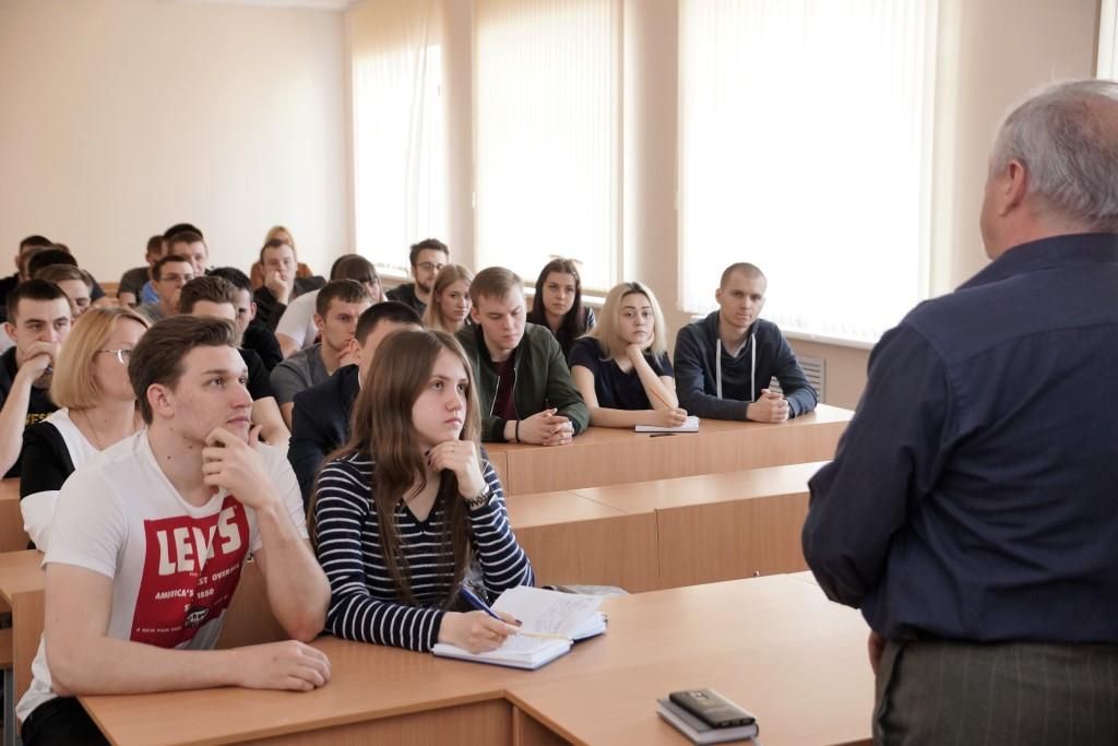 Сибади омск факультеты и специальности 2024. СИБАДИ студенты. СИБАДИ аудитории. Практика СИБАДИ. Студентки СИБАДИ.